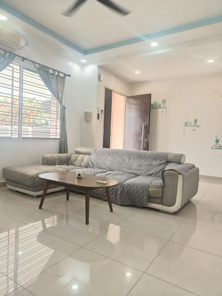Rumah Teres untuk Disewa di Johor Bahru (Johor) - Elvis Sim - Living Room - PropertyGuru.com.my