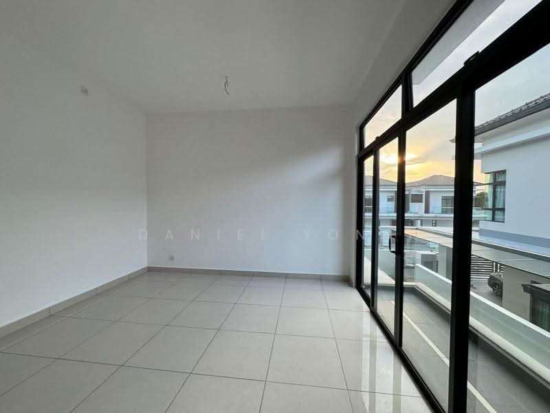 Rumah Berkembar untuk Dijual di Bandar Putra Kulai (Kulai) - Daniel Yong - Balcony - PropertyGuru.com.my