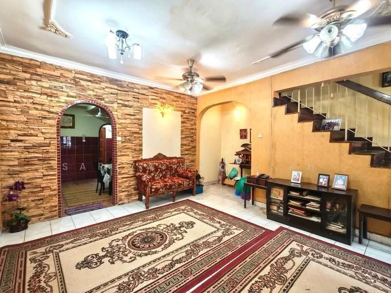 Rumah Teres 2-Tingkat untuk Dijual di TAMAN PUCHONG UTAMA (Puchong) - Sariza Hartanah - Living Room - PropertyGuru.com.my