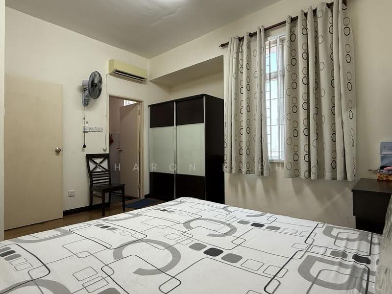 Kondominium untuk Dijual di MJC Upper Sanctuary - Sharon Kueh - Master Bedroom - PropertyGuru.com.my