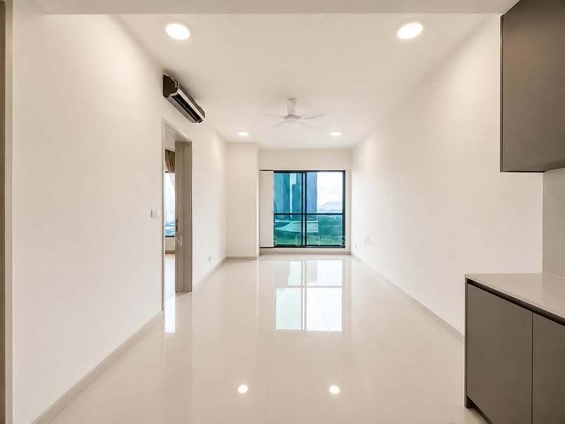 Kediaman Servis untuk Dijual di Residensi Solaris Parq - N. Melisa - Living Room - PropertyGuru.com.my