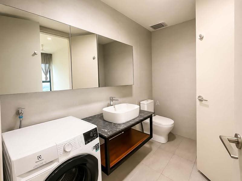 Kediaman Servis untuk Dijual di Residensi Solaris Parq - N. Melisa - Bathroom - PropertyGuru.com.my