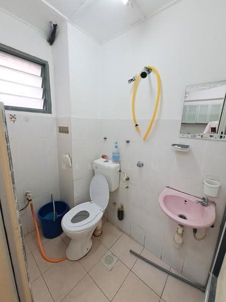 Pangsapuri untuk Disewa di Puncak Baiduri Apartment - Remy Lim - Bathroom - PropertyGuru.com.my
