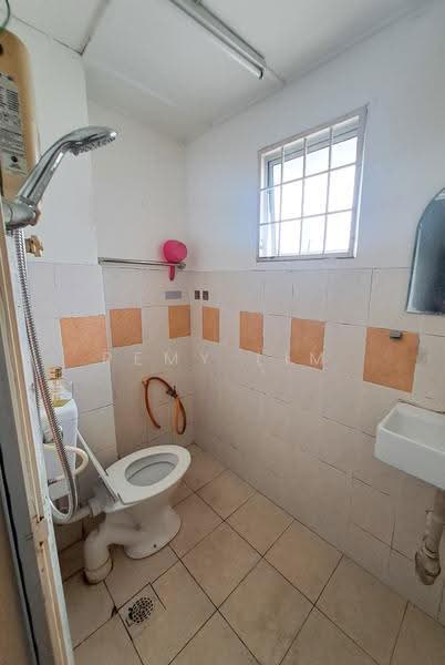 Pangsapuri untuk Disewa di Puncak Baiduri Apartment - Remy Lim - Bathroom - PropertyGuru.com.my