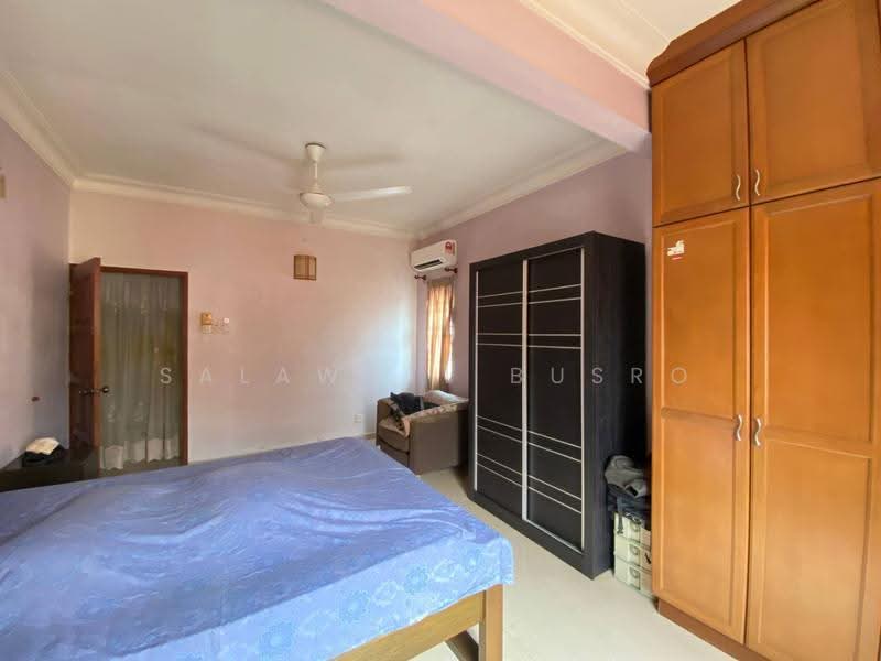 Rumah Berkembar untuk Dijual di Seksyen 9 (Shah Alam) - Salawati Busro - Bedroom - PropertyGuru.com.my