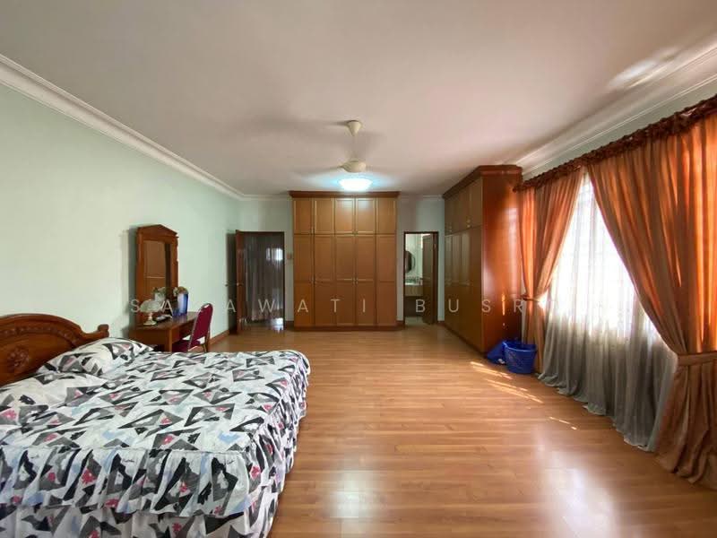 Rumah Berkembar untuk Dijual di Seksyen 9 (Shah Alam) - Salawati Busro - Bedroom - PropertyGuru.com.my