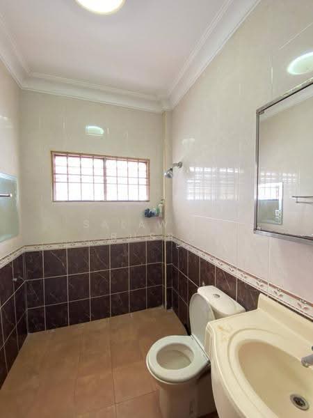 Rumah Berkembar untuk Dijual di Seksyen 9 (Shah Alam) - Salawati Busro - Bathroom - PropertyGuru.com.my