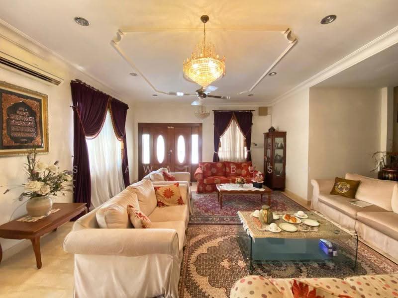 Rumah Berkembar untuk Dijual di Seksyen 9 (Shah Alam) - Salawati Busro - Living Room - PropertyGuru.com.my