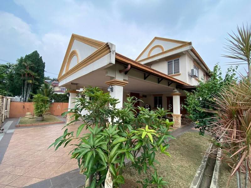 Rumah Berkembar untuk Dijual di Seksyen 9 (Shah Alam) - Salawati Busro - Exterior - PropertyGuru.com.my