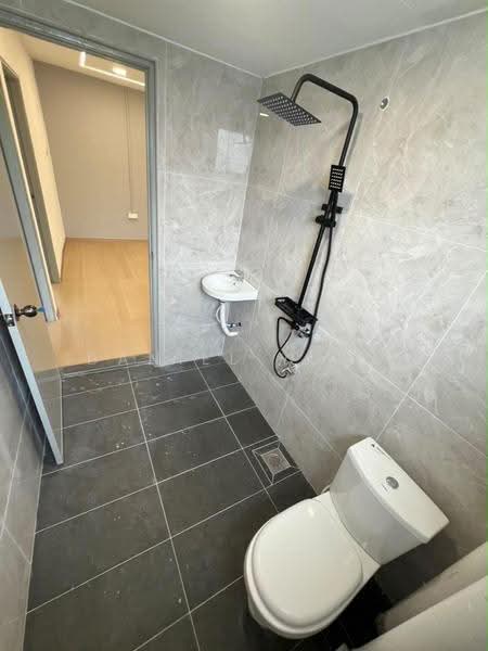 Flat for Sale at Bandar Selesa Jaya - Daniel Yong - Bathroom - PropertyGuru.com.my