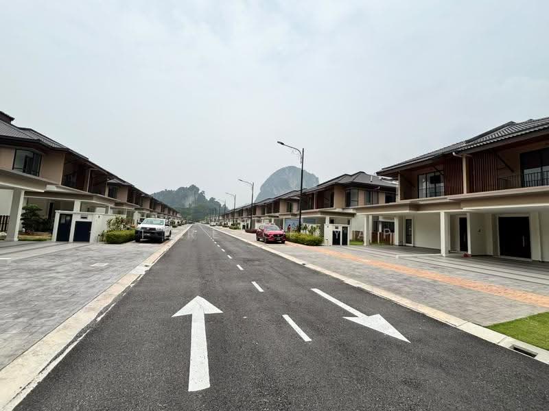 Semi-Detached House for Sale in Rawang (Selangor) - Terence Yap - Exterior - PropertyGuru.com.my