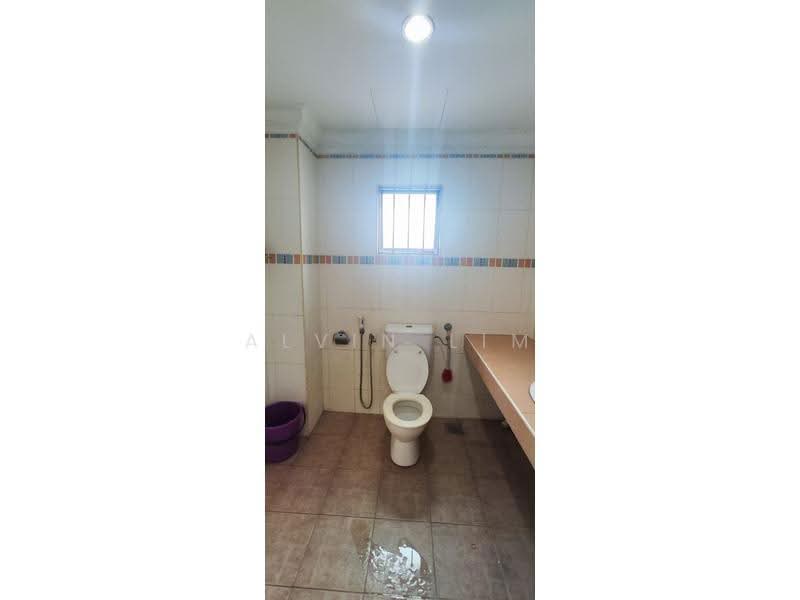 Pangsapuri untuk Disewa di Vista Bayu - Alvin Lim - Bathroom - PropertyGuru.com.my