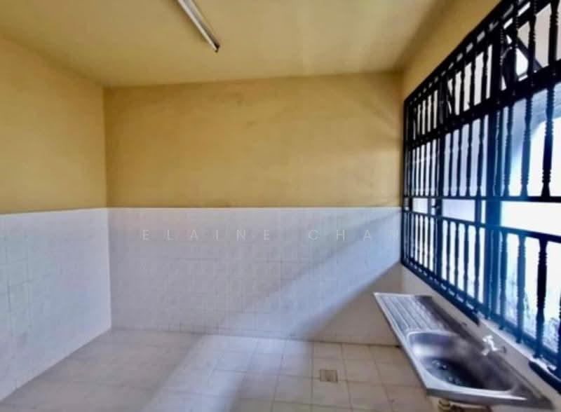2-storey Terraced House for Sale in Taman Daya (Johor Bahru) - Elaine Chan - Kitchen - PropertyGuru.com.my