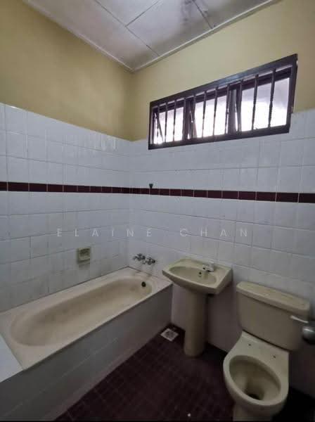 2-storey Terraced House for Sale in Taman Daya (Johor Bahru) - Elaine Chan - Bathroom - PropertyGuru.com.my
