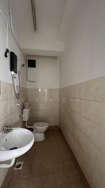 Pangsapuri untuk Dijual di Vista Bayu - Alvin Lim - Bathroom - PropertyGuru.com.my
