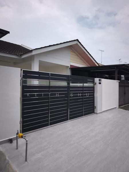 1-storey Terraced House for Sale in Taman Putri Kulai (Kulai) - Keith Shum - Exterior - PropertyGuru.com.my