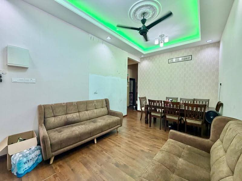 Rumah Teres 2-Tingkat untuk Dijual di Klang (Selangor) - Nur Alia Omar - Living Room - PropertyGuru.com.my