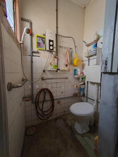 2-storey Terraced House for Sale in Taman Muda (Ampang) - Eric Liew - Bathroom - PropertyGuru.com.my