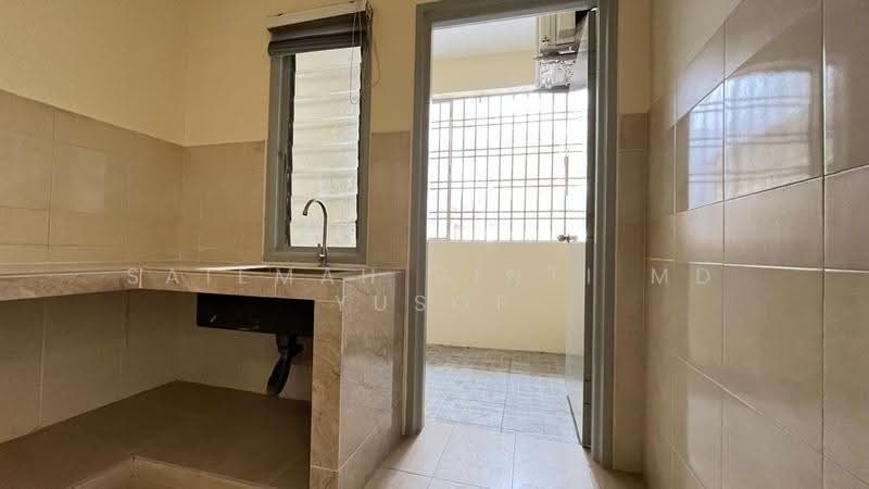 Condominium for Sale at Kristal Heights - SAIEMAH BINTI MD YUSOF - Kitchen - PropertyGuru.com.my
