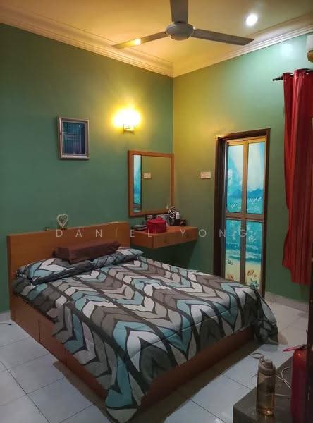 1-storey Terraced House for Sale in Mutiara Rini (Skudai) - Daniel Yong - Bedroom - PropertyGuru.com.my