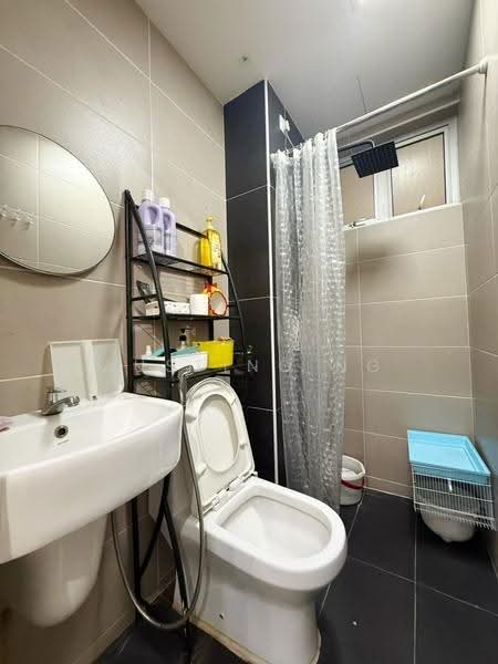 Service Residence for Sale at D'Putra Suites - Austing Ng - Bathroom - PropertyGuru.com.my