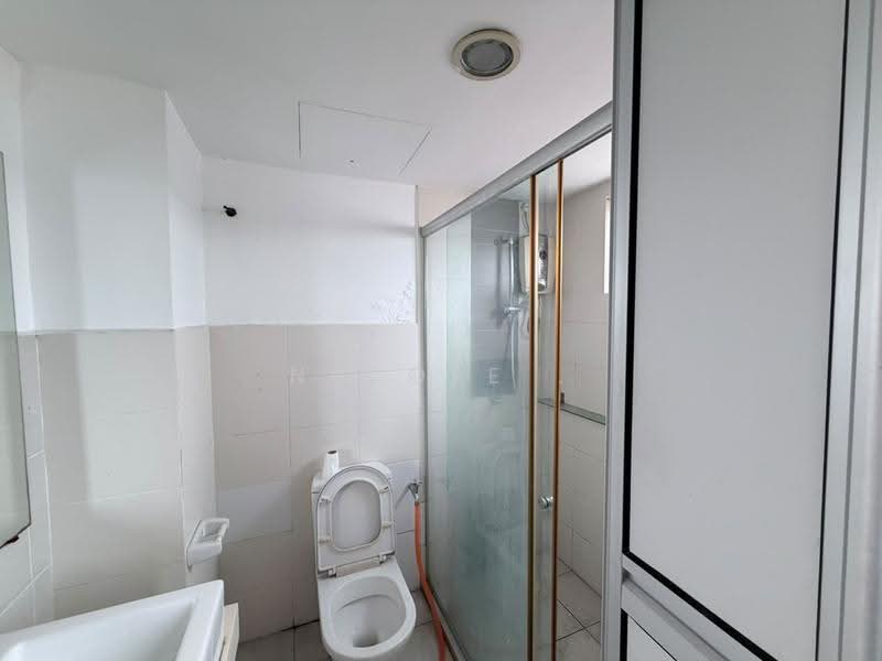 Condominium for Sale at First Residence (Residensi Unggul) - Nicole . - Bathroom - PropertyGuru.com.my