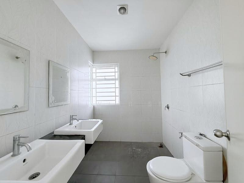 Semi-Detached House for Sale in Bayan Lepas (Penang) - Welwits Sim - Bathroom - PropertyGuru.com.my