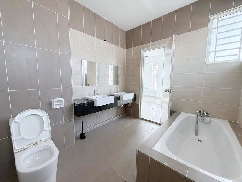 Semi-Detached House for Sale in Bayan Lepas (Penang) - Welwits Sim - Bathroom - PropertyGuru.com.my
