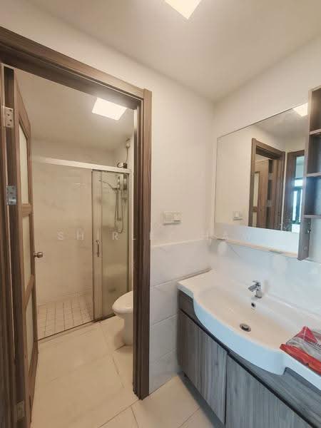Apartment for Sale at Starview Bay @ Forest City - Shirley Haw - Bathroom - PropertyGuru.com.my