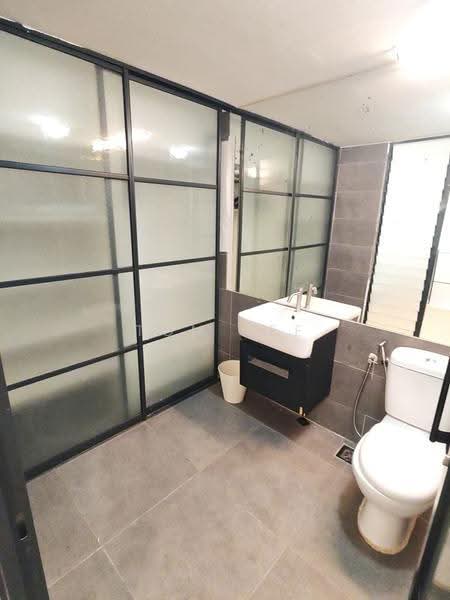 Kondominium untuk Disewa di Empire Damansara (Empire SOHO 2) - Tom Lee - Bathroom - PropertyGuru.com.my