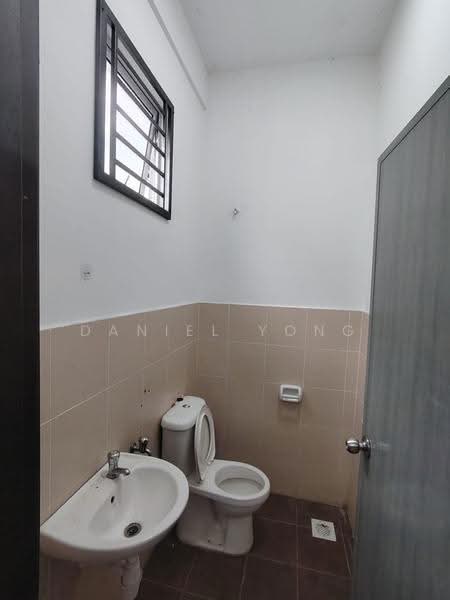 Rumah Teres 2-Tingkat untuk Disewa di Taman Pulai Mutiara (Iskandar Puteri (Nusajaya)) - Daniel Yong - Bathroom - PropertyGuru.com.my