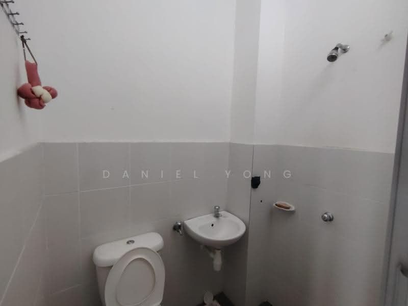 Rumah Teres 2-Tingkat untuk Disewa di Taman Pulai Mutiara (Iskandar Puteri (Nusajaya)) - Daniel Yong - Bathroom - PropertyGuru.com.my
