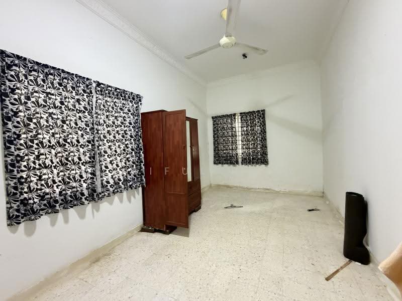 2-storey Terraced House for Sale in Taman Rasah Jaya (Rasah) - Shaiful Rudy - Bedroom - PropertyGuru.com.my