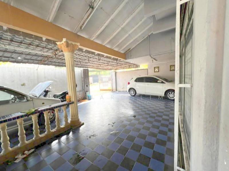 Semi-Detached House for Sale in Taman Gembira (Tampoi) - Bernard Lim - Car Park - PropertyGuru.com.my
