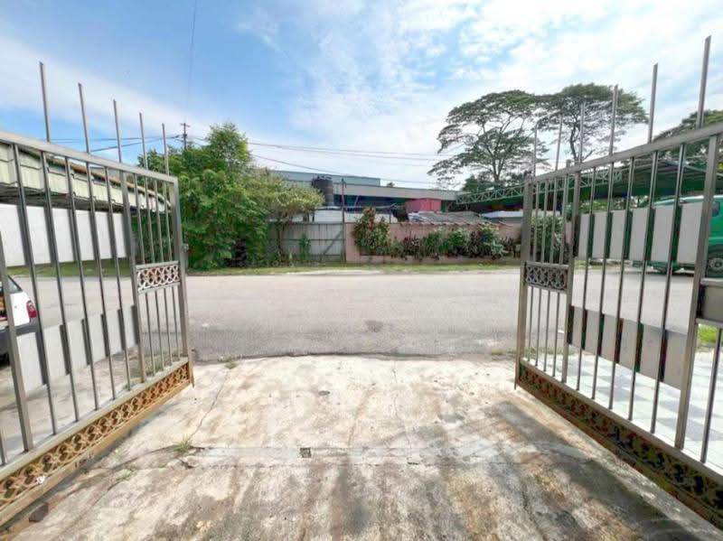 Semi-Detached House for Sale in Taman Gembira (Tampoi) - Bernard Lim - Exterior - PropertyGuru.com.my