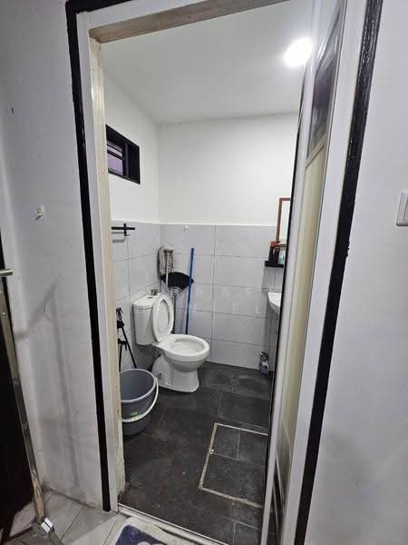 Rumah Teres 1-Tingkat untuk Dijual di Taman Bukit Anggerik (Cheras) - Ashraff Daniel - Bathroom - PropertyGuru.com.my
