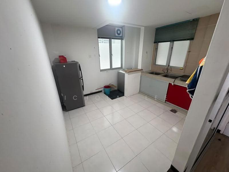 Apartment for Sale at Seri Tecoma - Nicholas Lee - Kitchen - PropertyGuru.com.my