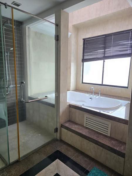 Rumah Banglo untuk Dijual di Jalan Ipoh (Kuala Lumpur) - Jasemin Chia - Bathroom - PropertyGuru.com.my