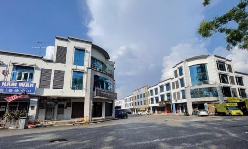 Shop for Sale in Taman Lagenda Putra (Kulai) - Sausa Lee - Exterior - PropertyGuru.com.my