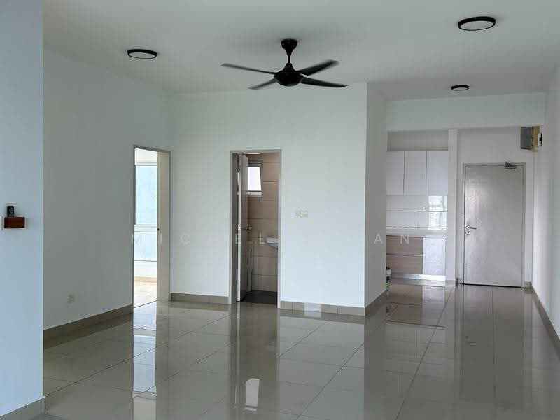 Kondominium untuk Disewa di The Holmes 1 - Michelle Tan - Living Room - PropertyGuru.com.my