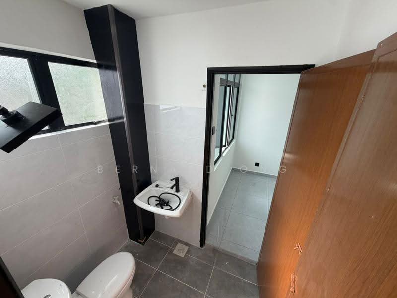 2-storey Terraced House for Sale in Bandar Bukit Beruntung (Bukit Beruntung) - Bernard Ong - Bathroom - PropertyGuru.com.my