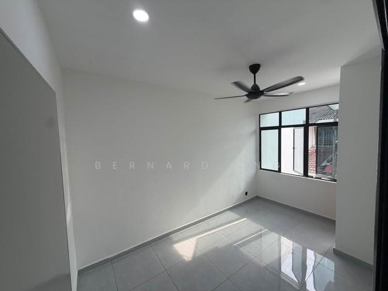 2-storey Terraced House for Sale in Bandar Bukit Beruntung (Bukit Beruntung) - Bernard Ong - Interior - PropertyGuru.com.my