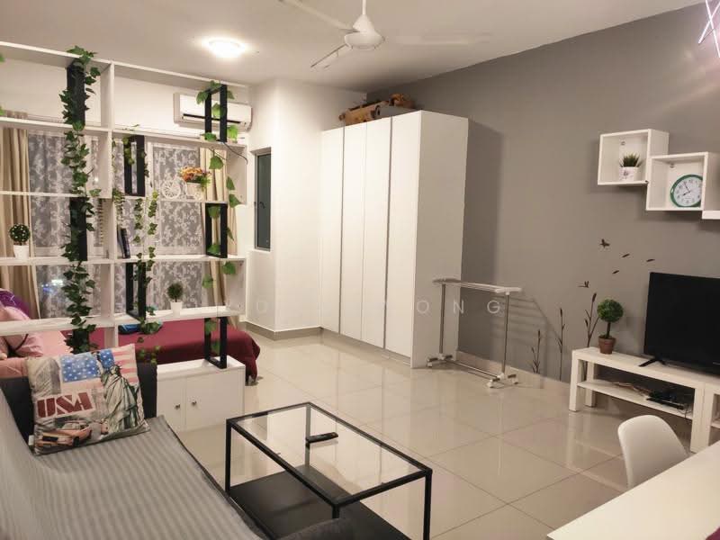 Kediaman Servis untuk Dijual di Galleria Equine Park - Lydia Wong - Living Room - PropertyGuru.com.my