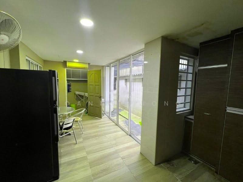 2-storey Terraced House for Rent in Bangsar (Kuala Lumpur) - Joanne Diong - Kitchen - PropertyGuru.com.my