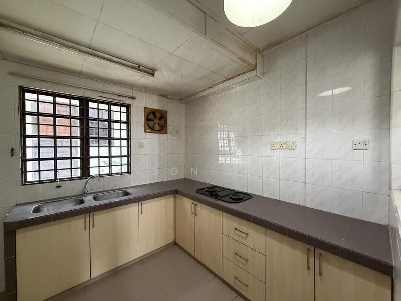 2-storey Terraced House for Sale in Usj 2 (Subang Jaya) - Tyson Gan - Kitchen - PropertyGuru.com.my
