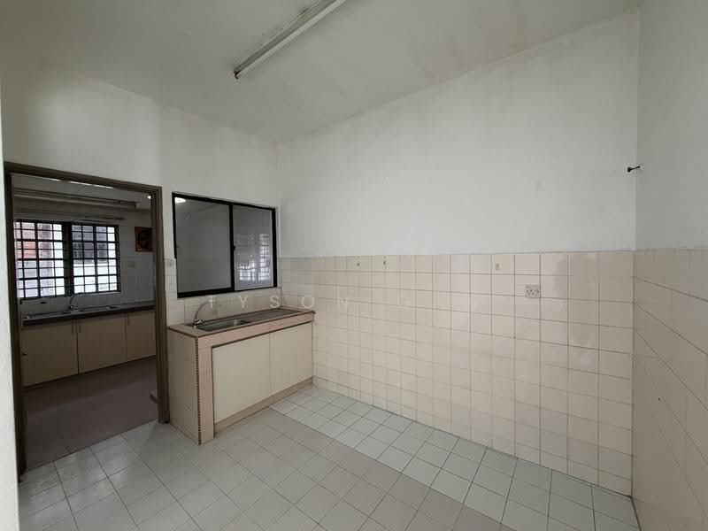 2-storey Terraced House for Sale in Usj 2 (Subang Jaya) - Tyson Gan - Kitchen - PropertyGuru.com.my