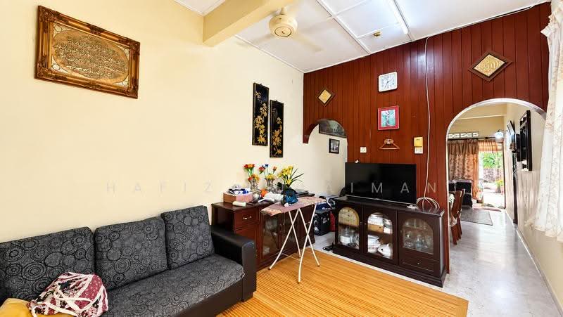 Bungalow House for Sale in Petaling Jaya (Selangor) - Hafiz Sulaiman - Living Room - PropertyGuru.com.my