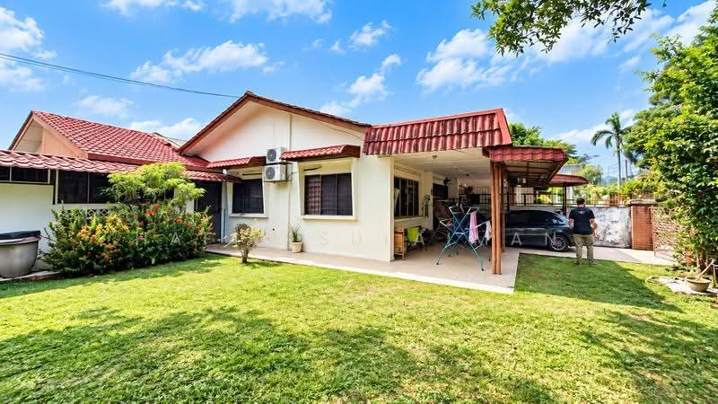 Bungalow House for Sale in Petaling Jaya (Selangor) - Hafiz Sulaiman - Exterior - PropertyGuru.com.my