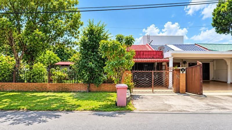 Bungalow House for Sale in Petaling Jaya (Selangor) - Hafiz Sulaiman - Exterior - PropertyGuru.com.my