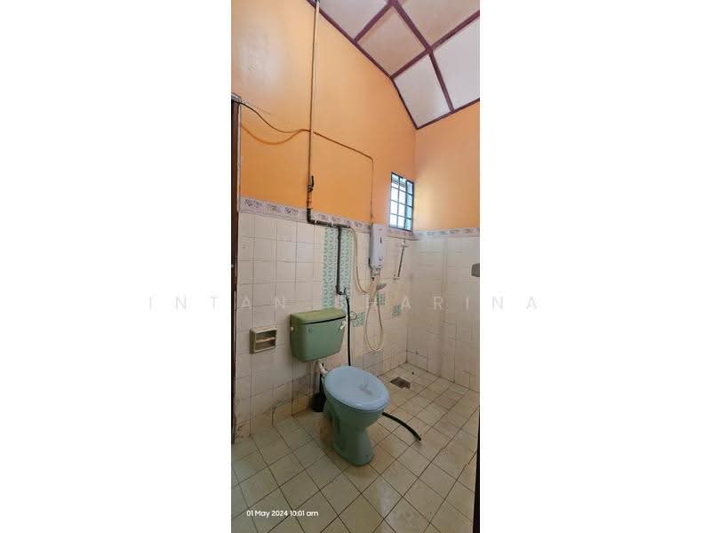 Rumah Banglo untuk Dijual di Bandar Baru Bangi (Selangor) - Intan Sharina - Bathroom - PropertyGuru.com.my